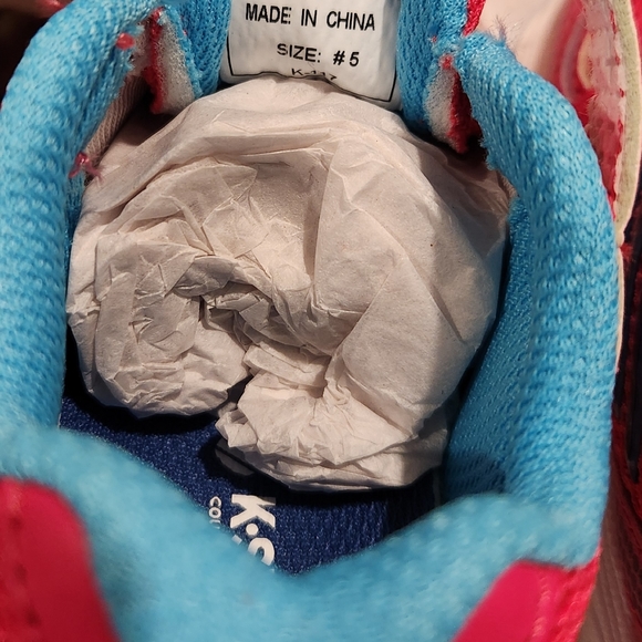 K Swiss Sneaker. Toddler Size 5. - Picture 7 of 9